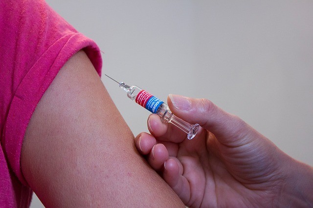 Le vaccin anti-HPV réduit très significativement le risque de cancer du col de l’utérus